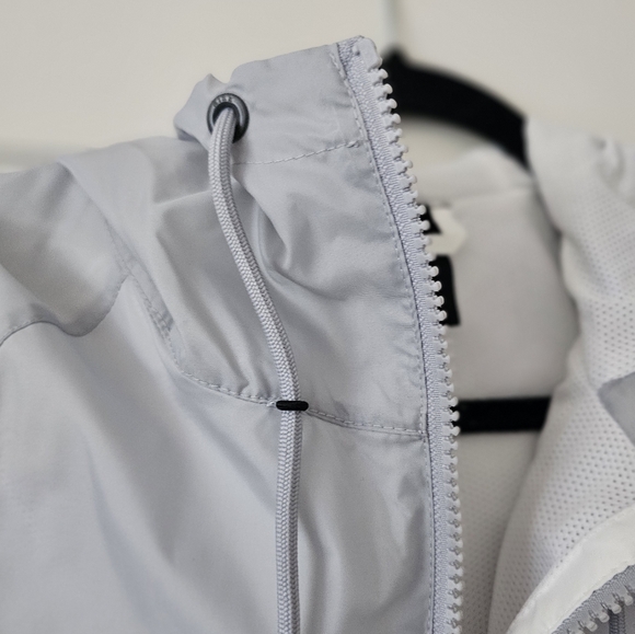 Nike Windrunner Jacket - Picture 2 of 5